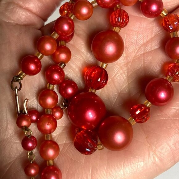 Vintage Pink Coral Beaded Necklace Graduated Metallic Beads Made in Japan - Picture 6 of 7